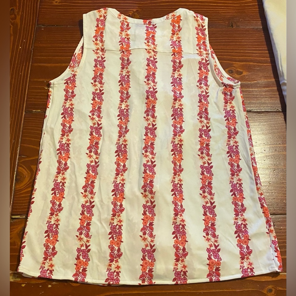 Ann Taylor floral pattern sleeveless button down blouse - Picture 2 of 5